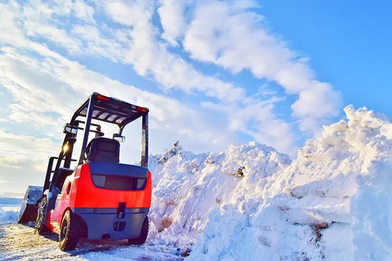 確かな技術で安全な除排雪作業を実施